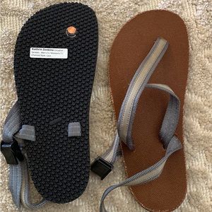 Brand new earth runner sandals. Barefoot shoes.